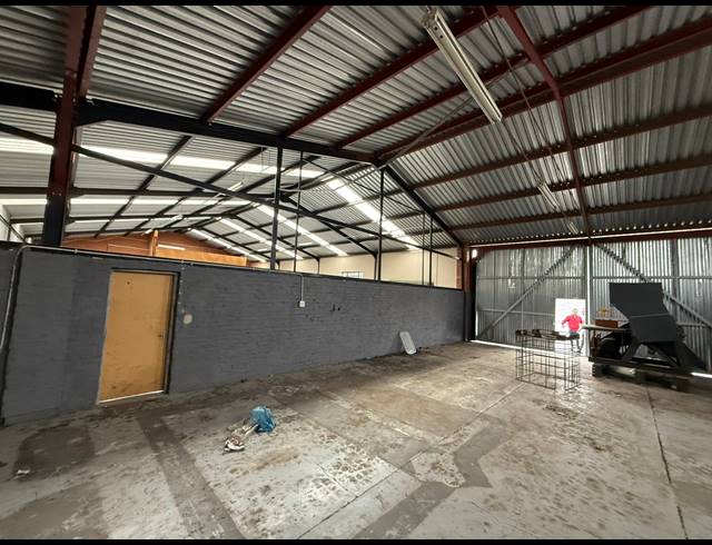 850M² WAREHOUSE TO LET IN CHLOORKOP